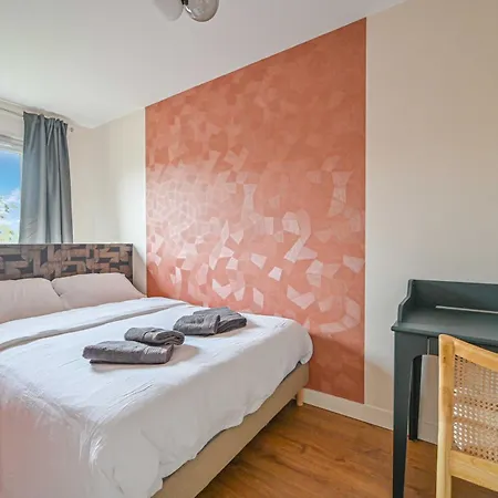 Magnificent Apartment- 2br-4p- شقة *
