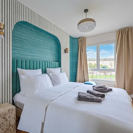 Magnificent Apartment- 2br-4p- بانيوليه